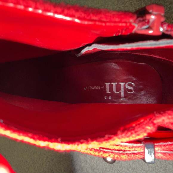 Shoe Dazzle Red Ankle Boots with Bold Design - Picture 4 of 4